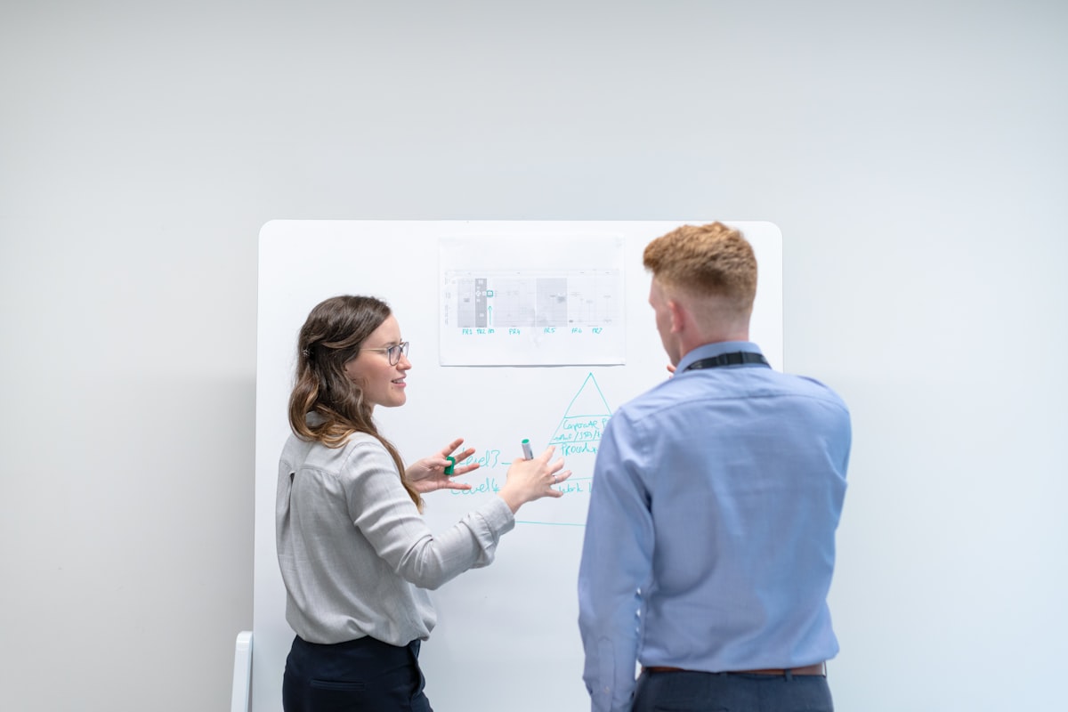 AI Strategy & Transformation: Data- und KI-Fähigkeiten strategisch aufbauen